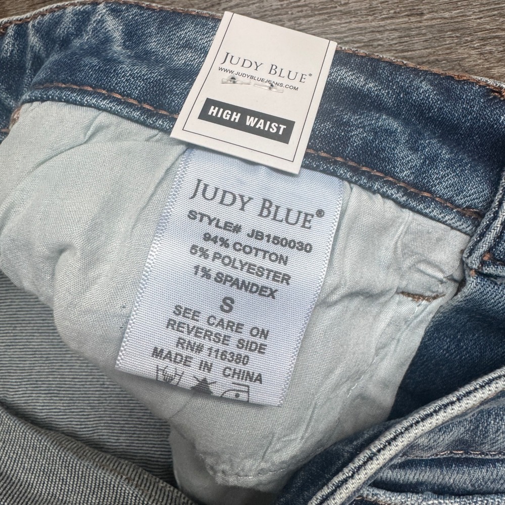 Judy Blue NEW JB150030 Bermuda Jean Shorts Size S High Waist Medium Blue Frayed - Picture 5 of 6